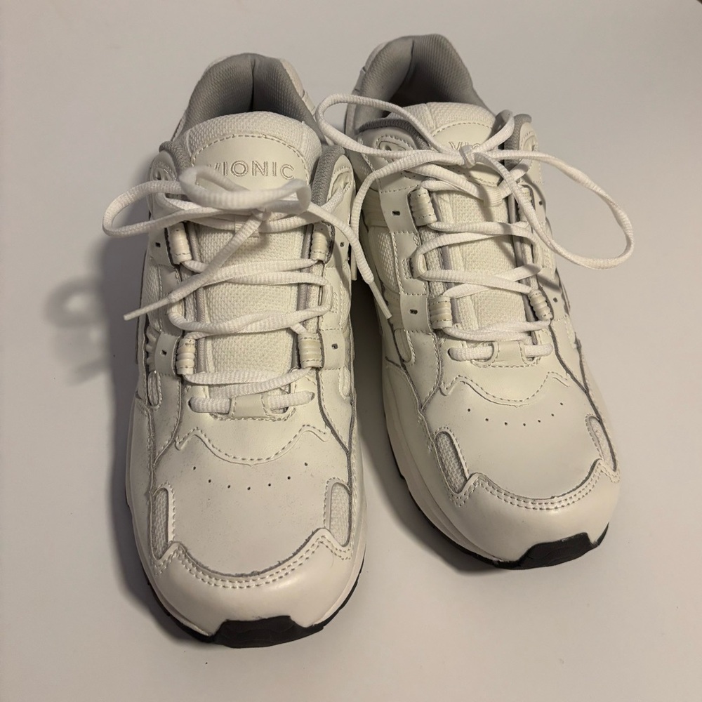 Vionic Men’s Classic White Sneakers